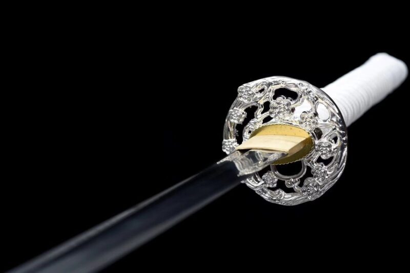 Hanae Katana Sword (花絵) – Floral Splendor Hanae Katana Sword (花絵) – Floral Splendor